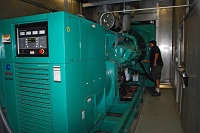 1.25 megawatt V-16 diesel generator